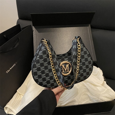 2025 Spring New Arrival Fashionable Niche Underarm Bag Stylish Personalized Shoulder Bag Letter Printed Crossbody Commuter Women's Bag_img_1
