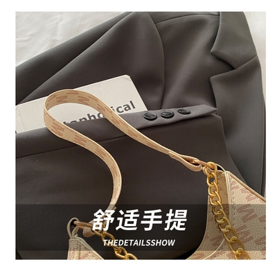 2025 Spring New Arrival Fashionable Niche Underarm Bag Stylish Personalized Shoulder Bag Letter Printed Crossbody Commuter Women's Bag_img_6